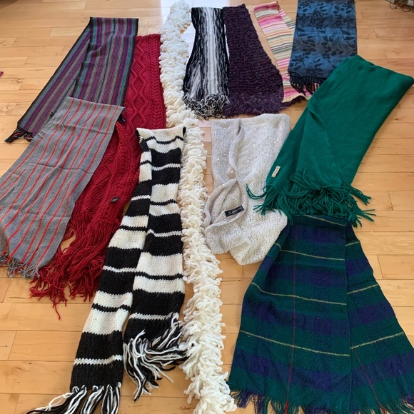 Bundle Of 12 Winter Scarves - Picture 1 of 13
